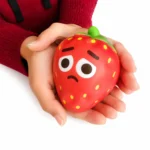 Squishy Frutilla Kawaii Antiestrés Sensorial con expresión tierna
